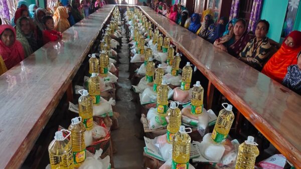 খাদ্য সহায়তা বিতরন